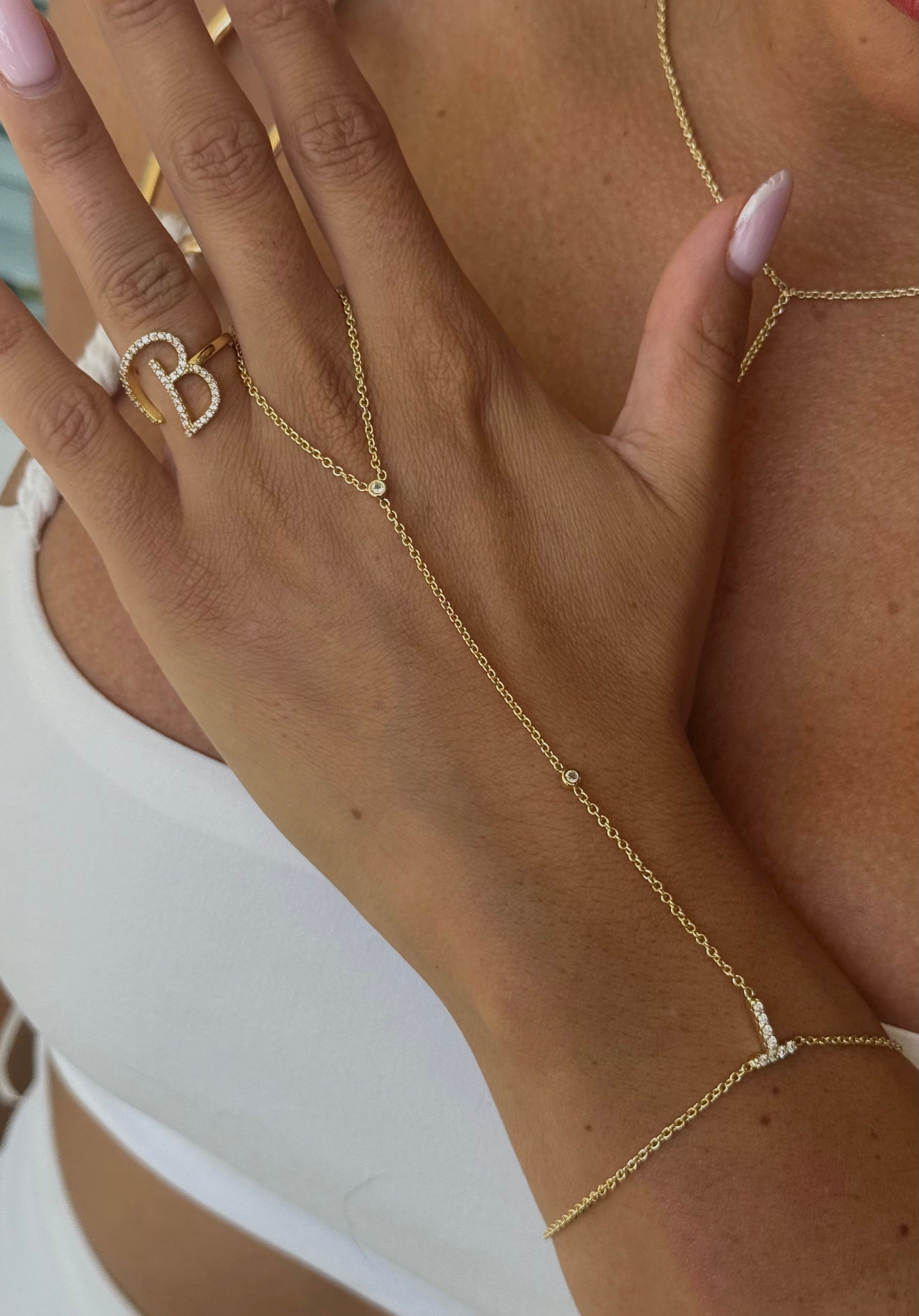 Custommade Initial Hand Chain – Byloro